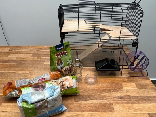 Cage pour hamster avec accessoires